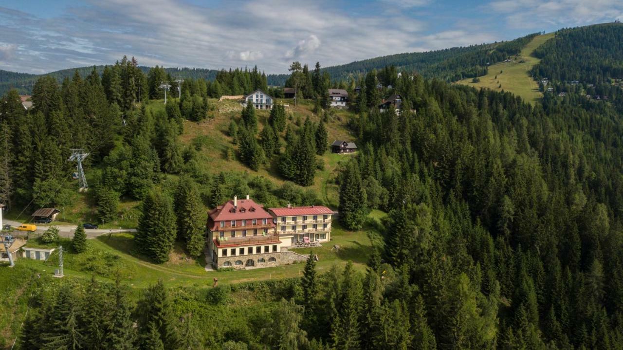 Hotel Alpinum Treffen Exterior foto
